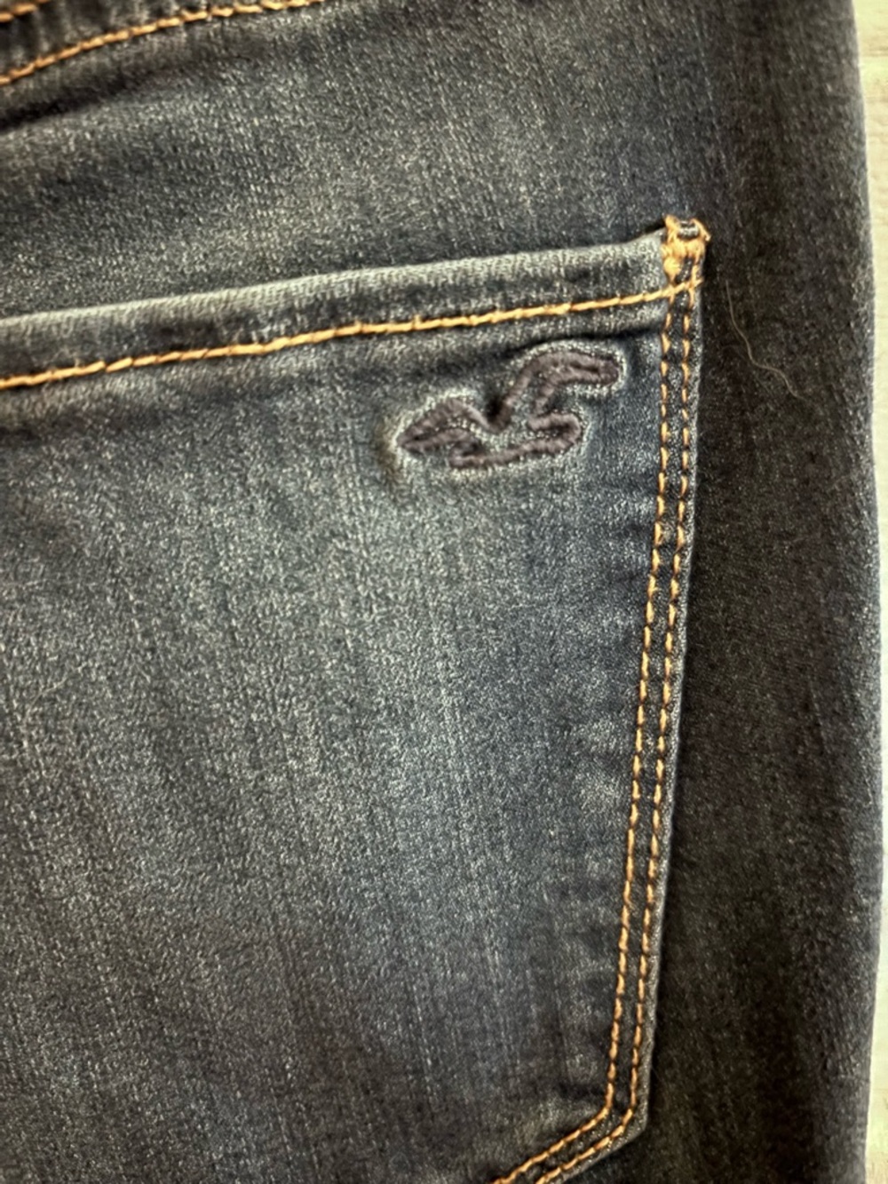 Hollister Women's Skinny Jeans in Blue Wash - Picture 5 of 7